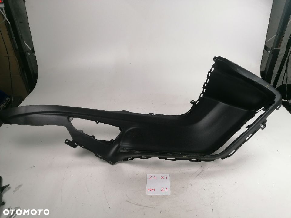 Suzuki Burgman 650 13-17 podest podłoga prawa