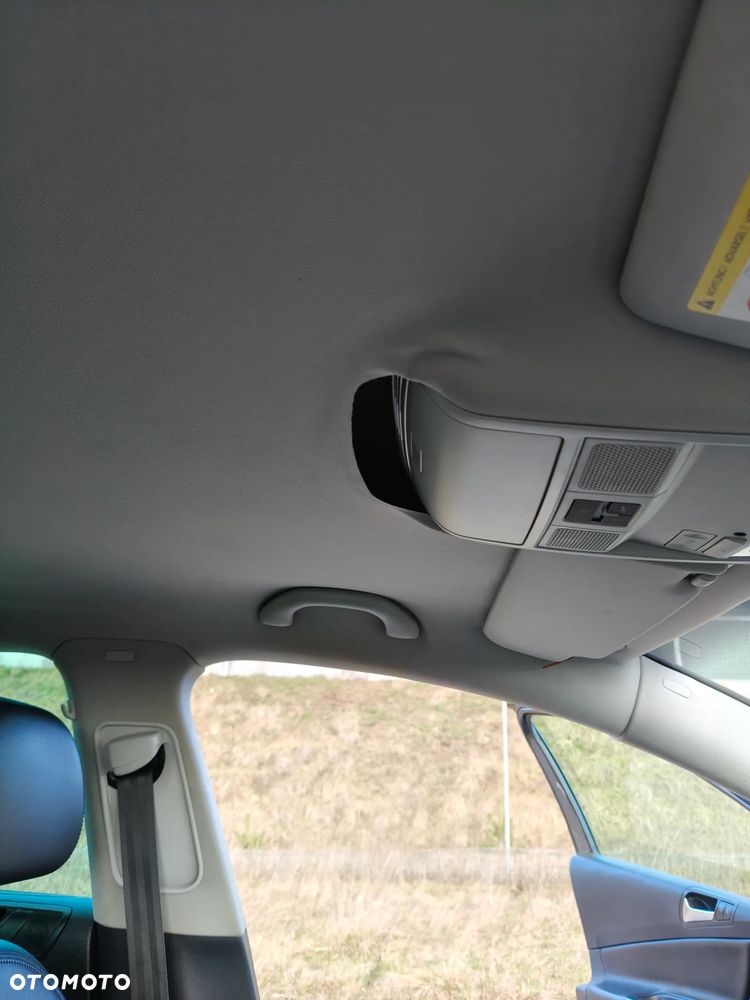 Volkswagen Passat 2.0 TDI DPF Highline - 28