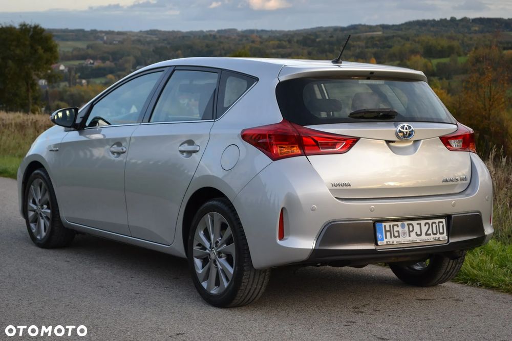 Toyota Auris 1.8 HSD Luna - 19