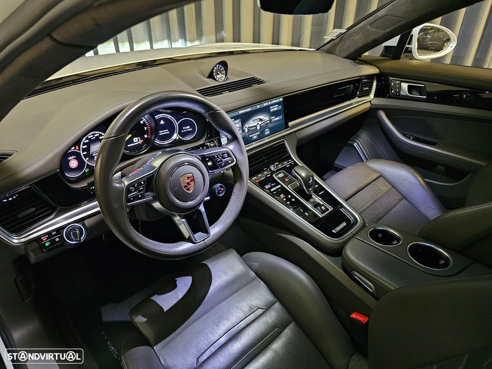 Porsche Panamera 4 E-Hybrid Executive - 11