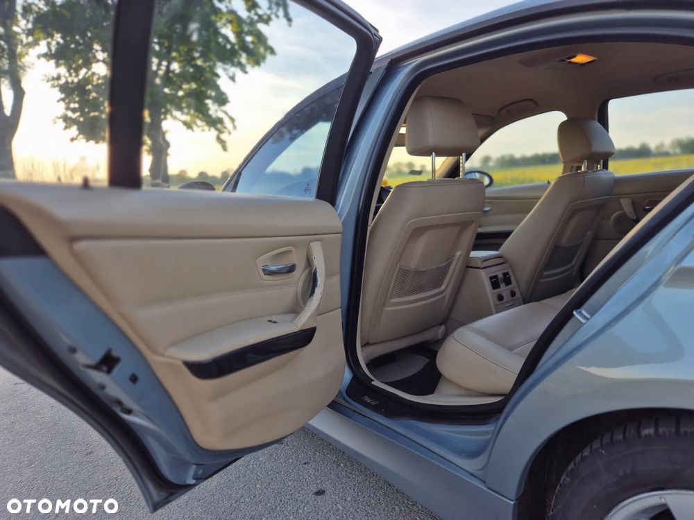 BMW Seria 3 320d - 12