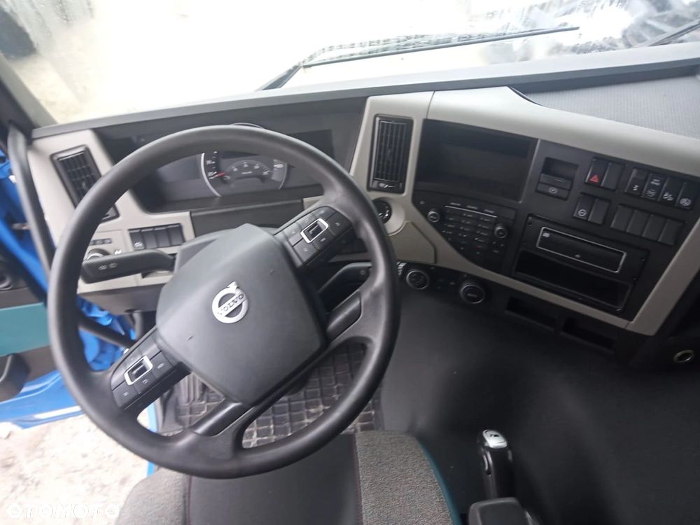 VOLVO FM4 / NISKA Z ŁÓŻKIEM / KABINA EURO 6 KOMPLETNA / AUTOMAT - 8