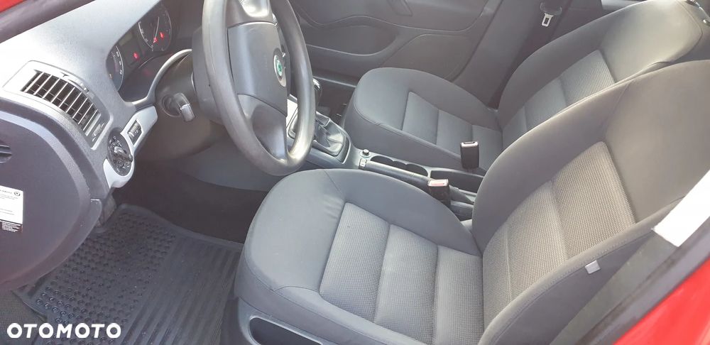Skoda Octavia 1.6 Ambiente - 7