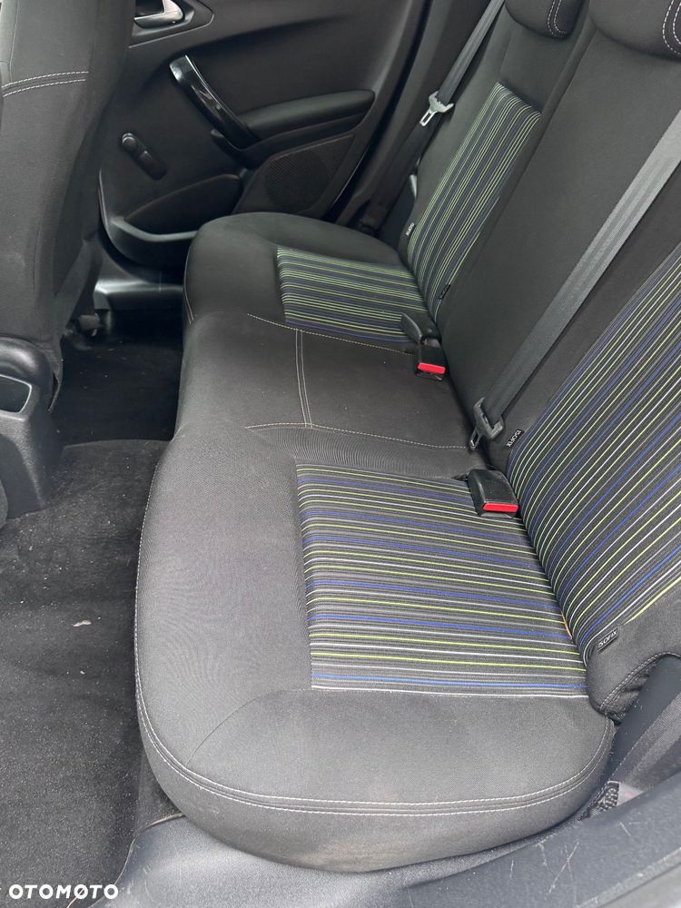 Peugeot 208 PureTech 82 Urban Move - 12