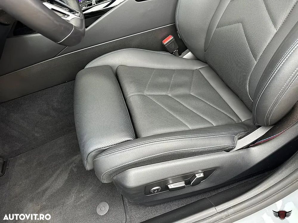 BMW Seria 5 530e xDrive Aut. - 33