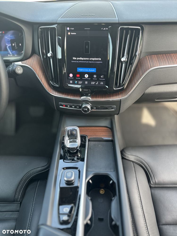 Volvo XC 60 B5 B AWD Plus Bright - 12