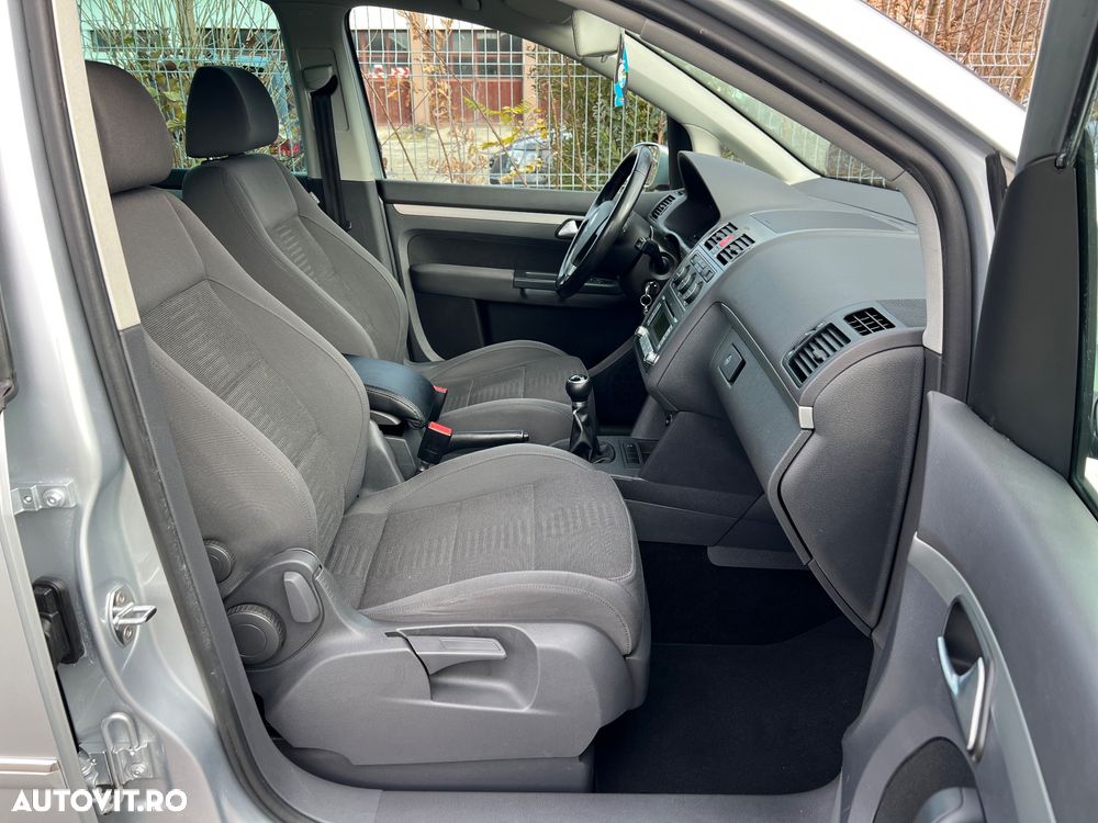 Volkswagen Touran 2.0 TDI DPF Comfortline - 10