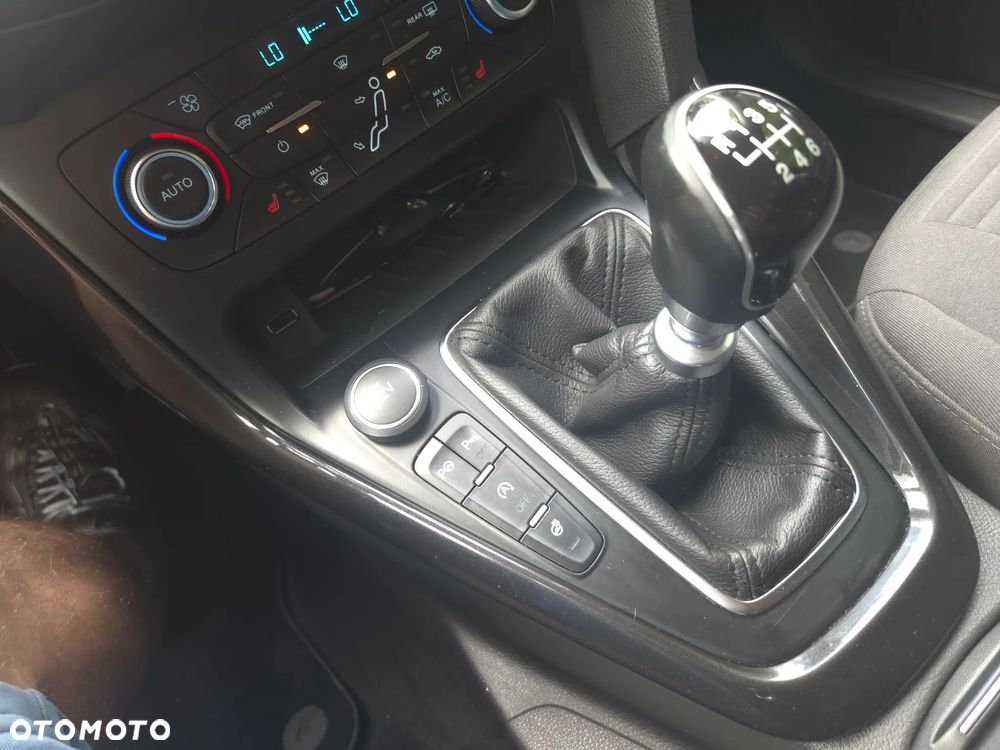 Ford Focus 1.5 TDCi DPF Start-Stopp-System Titanium - 23