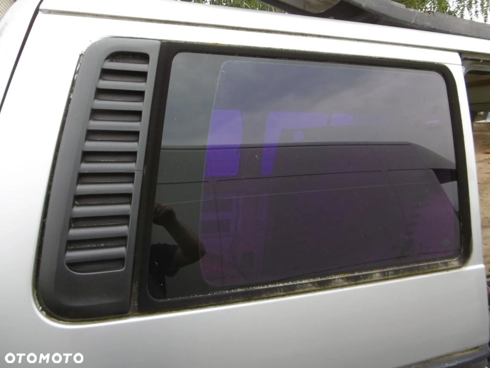 SZYBA BOCZNA PRAWA VW T4 MULTIVAN - 1