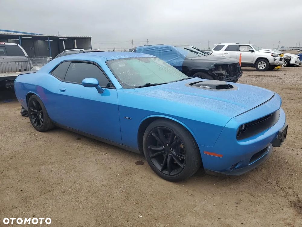 Dodge Challenger - 5