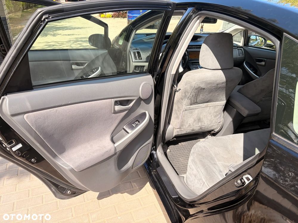 Toyota Prius 1.8 HSD Prestige - 13