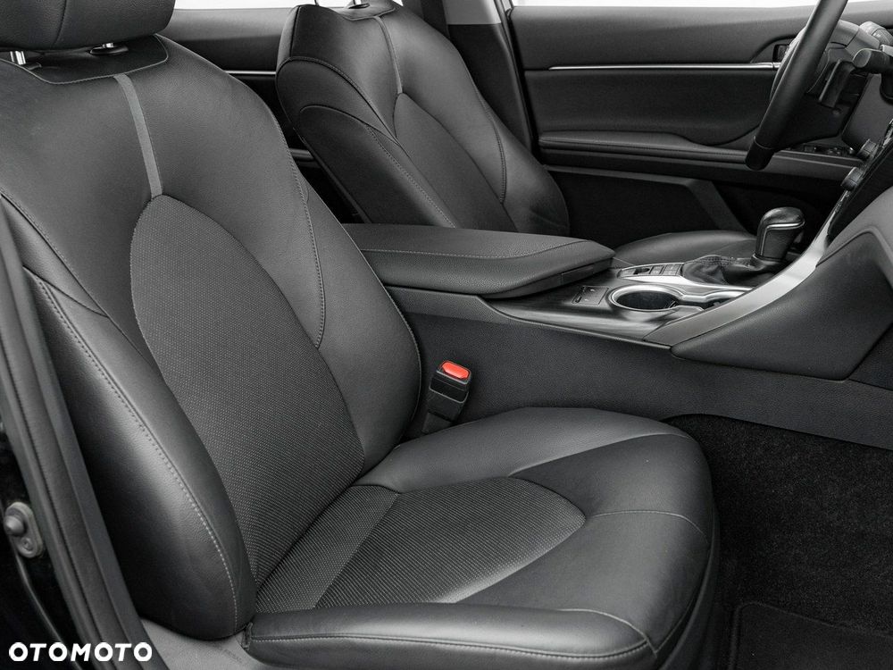 Toyota Camry - 34