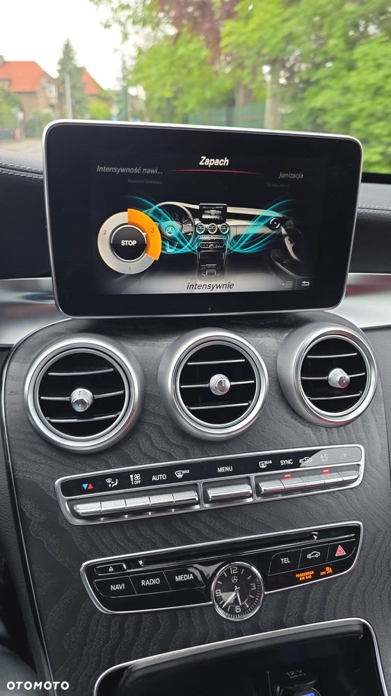 Mercedes-Benz Klasa C AMG 43 4Matic 9G-TRONIC - 30