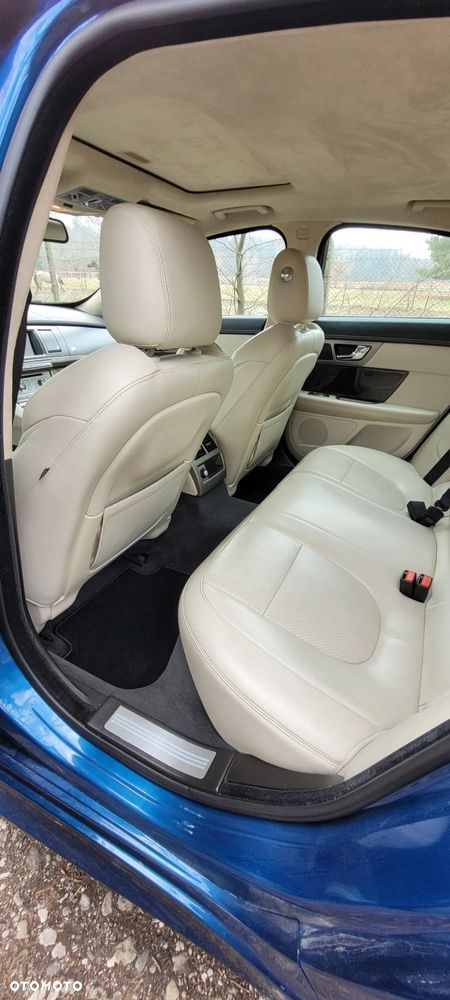 Jaguar XF XFR - 22