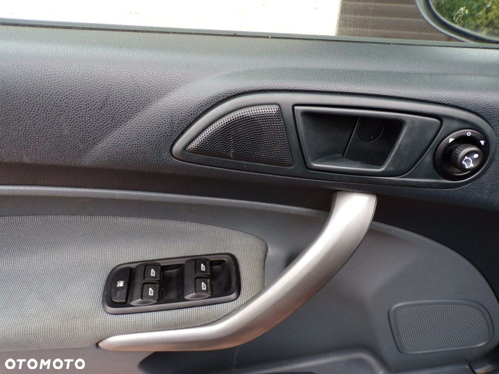 Ford Fiesta - 19