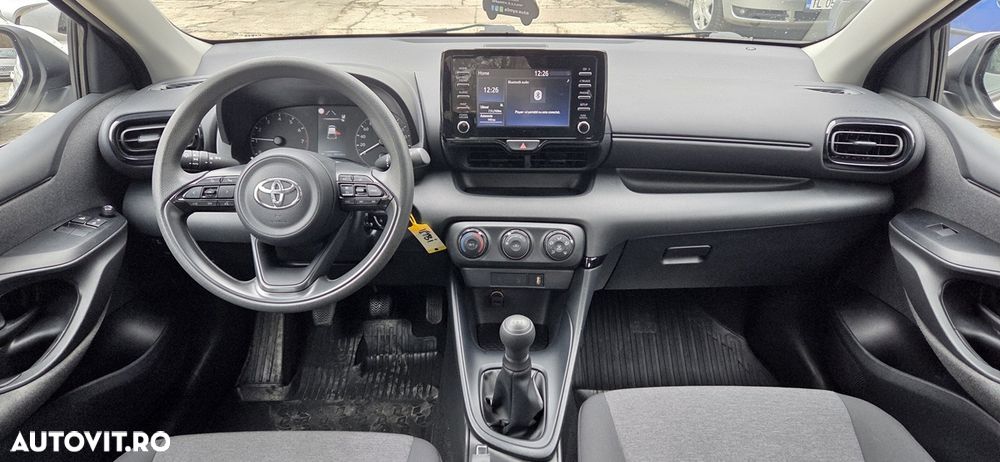 Toyota Yaris 1.0 L Eco - 23