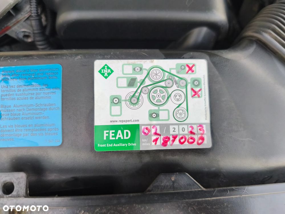 BMW Seria 3 330i - 32