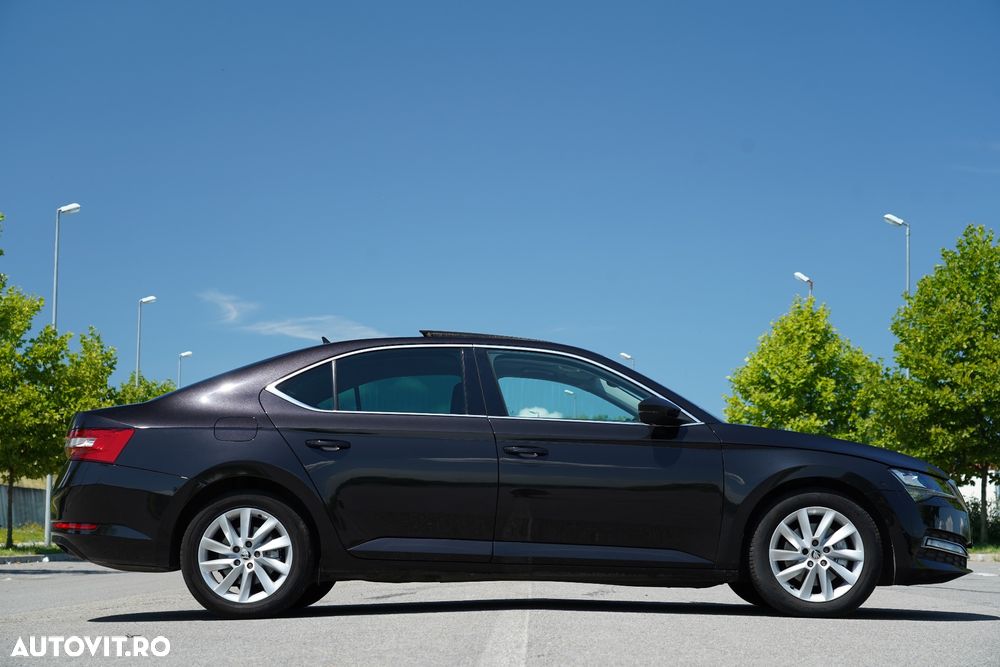 Skoda Superb 2.0 TDI DSG Premium Edition - 16