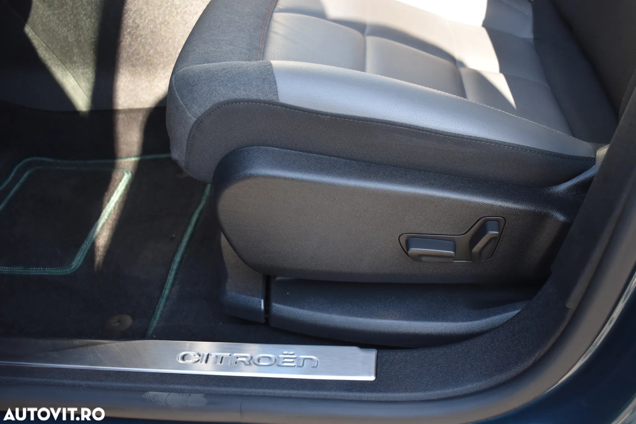 Citroën C5 Aircross Hybrid 225 e.EAT8 SHINE PACK - 17