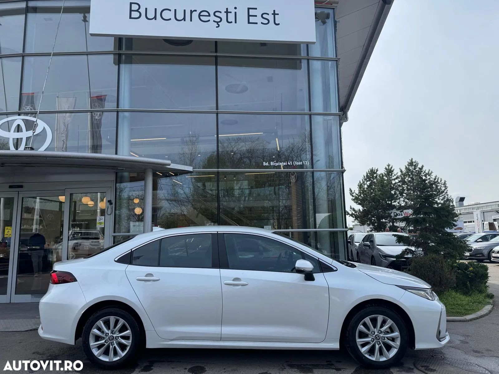Toyota Corolla 1.8 HSD Business - 1
