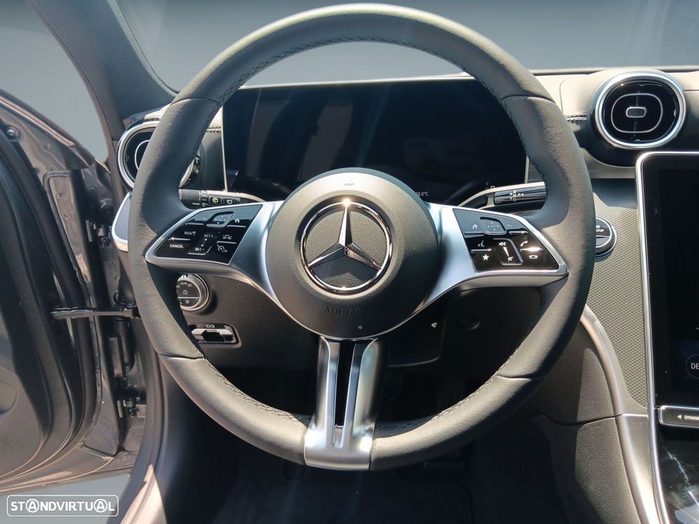Mercedes-Benz C 300 e Avantgarde — fotografia 13