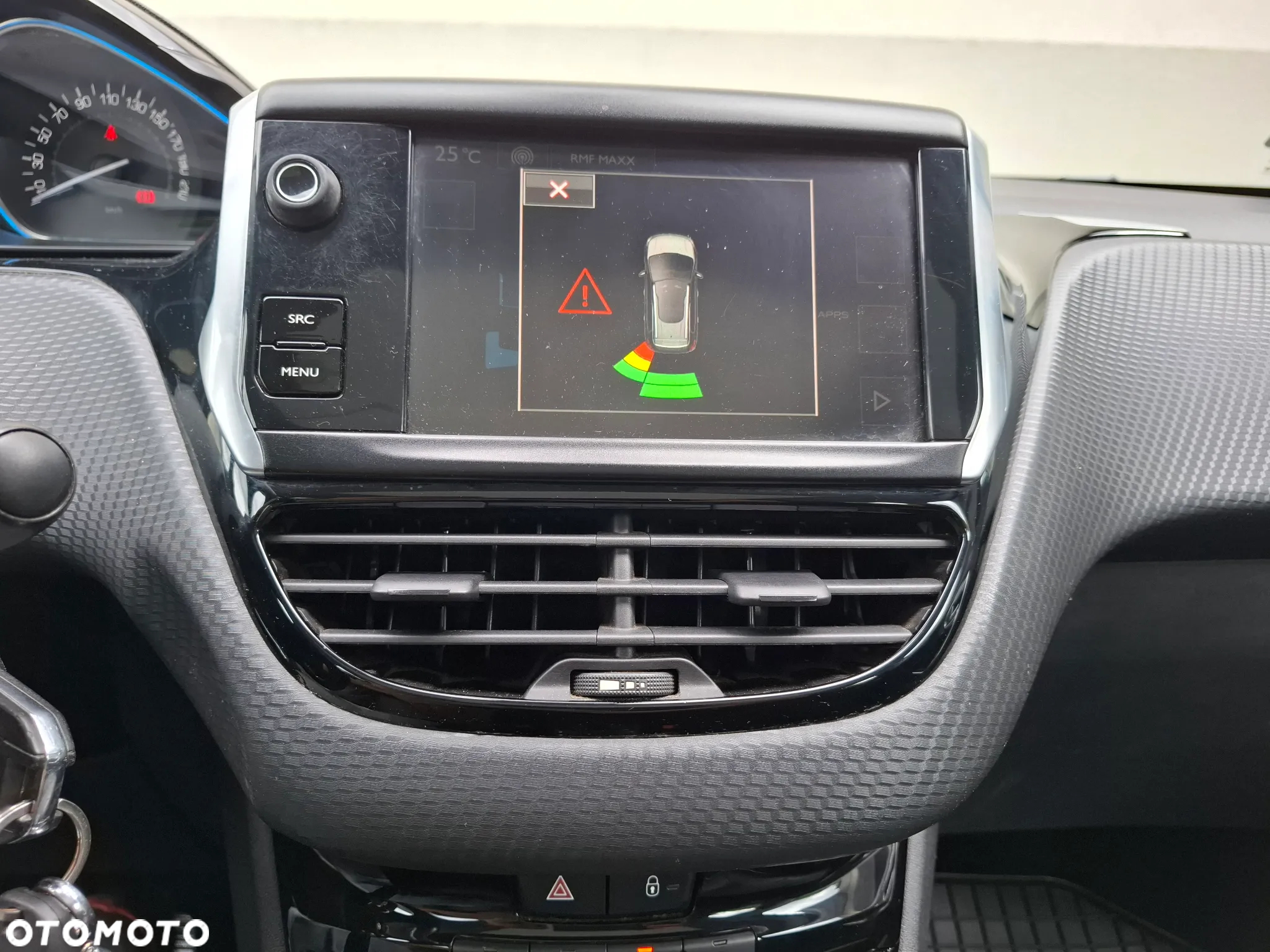 Peugeot 2008 1.2 Pure Tech Allure S&S EAT6 - 27