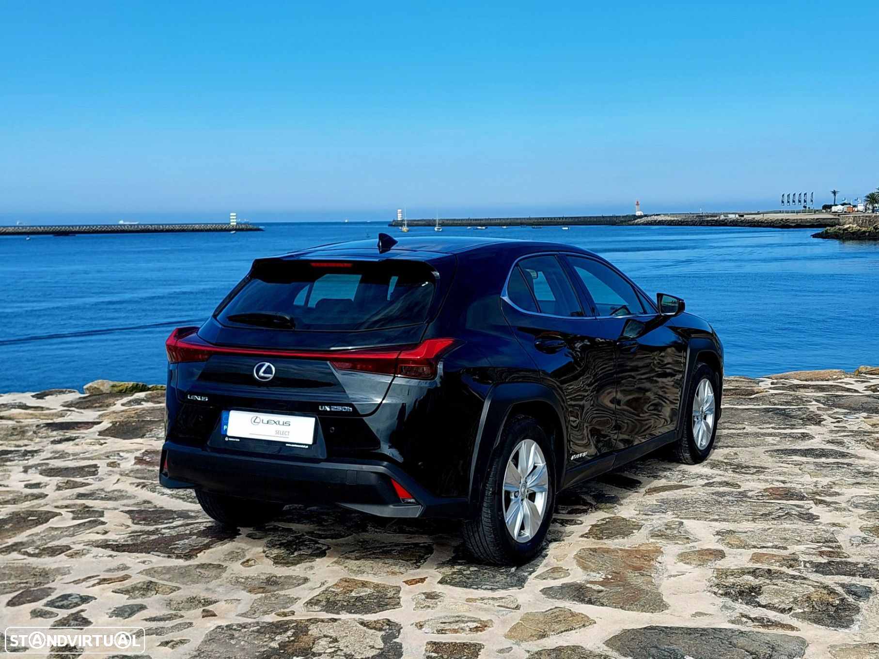 Lexus UX 250h Business - 6