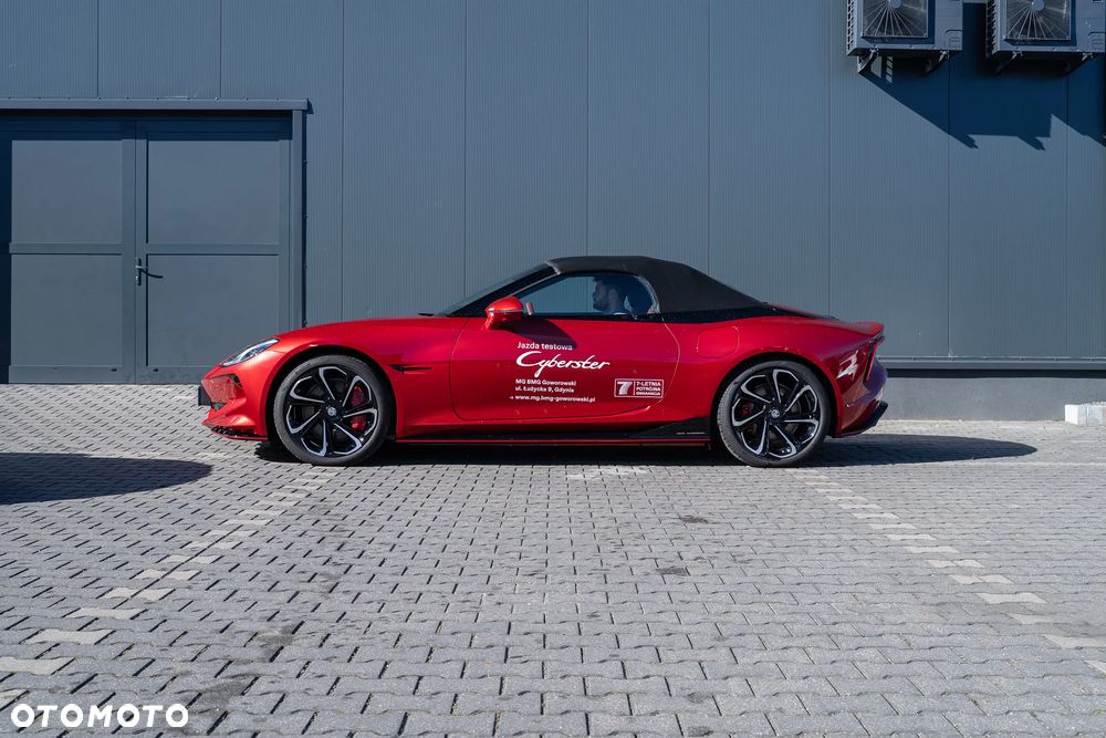 MG Cyberster 77kWh AWD Czarny Dach - 2