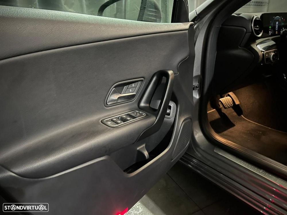 Mercedes-Benz A 250 Limousine - 15