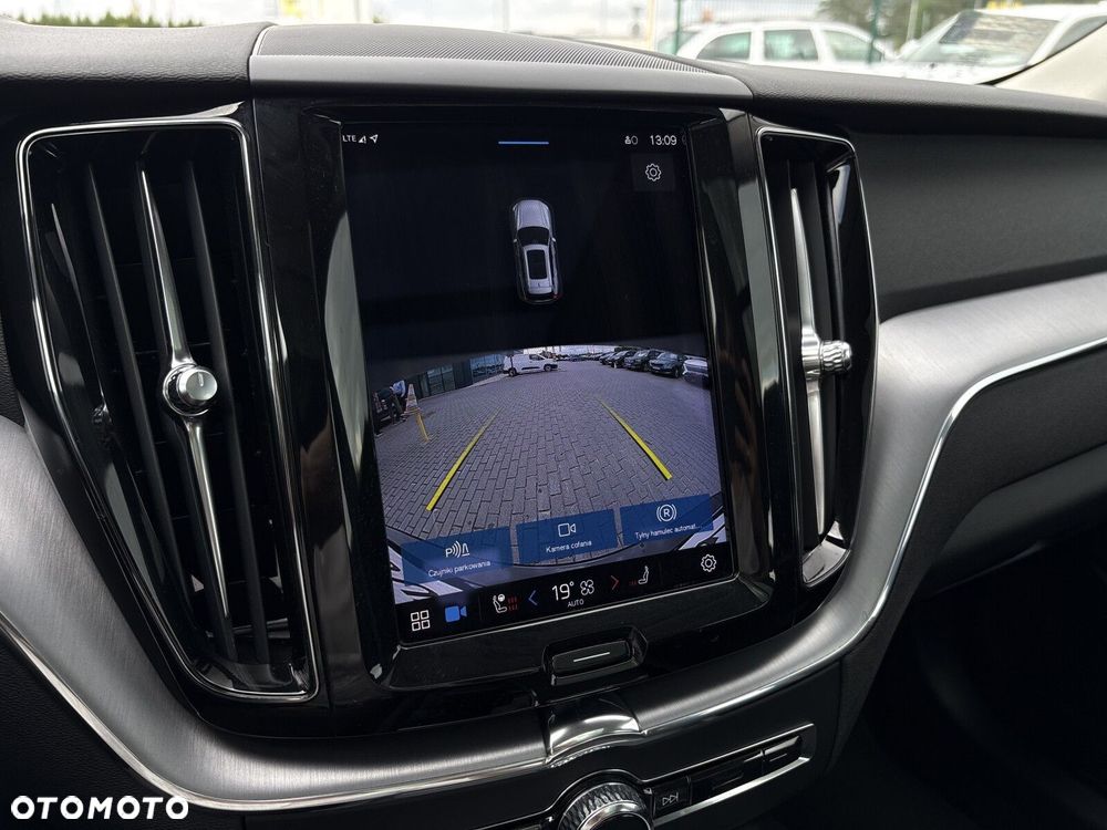 Volvo XC 60 T6 Plug-In Hybrid AWD Inscription - 16