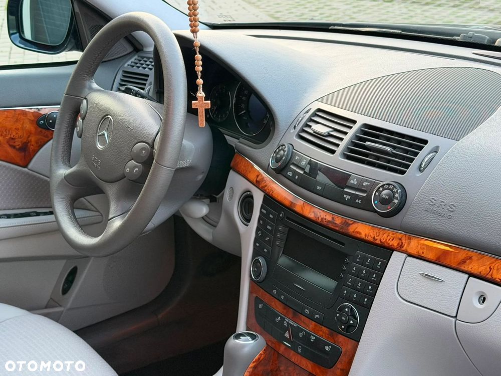Mercedes-Benz Klasa E 200 Kompressor Automatik Elegance - 27
