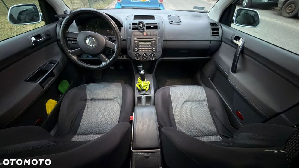Volkswagen Polo 1.4 16V Comfortline - 17