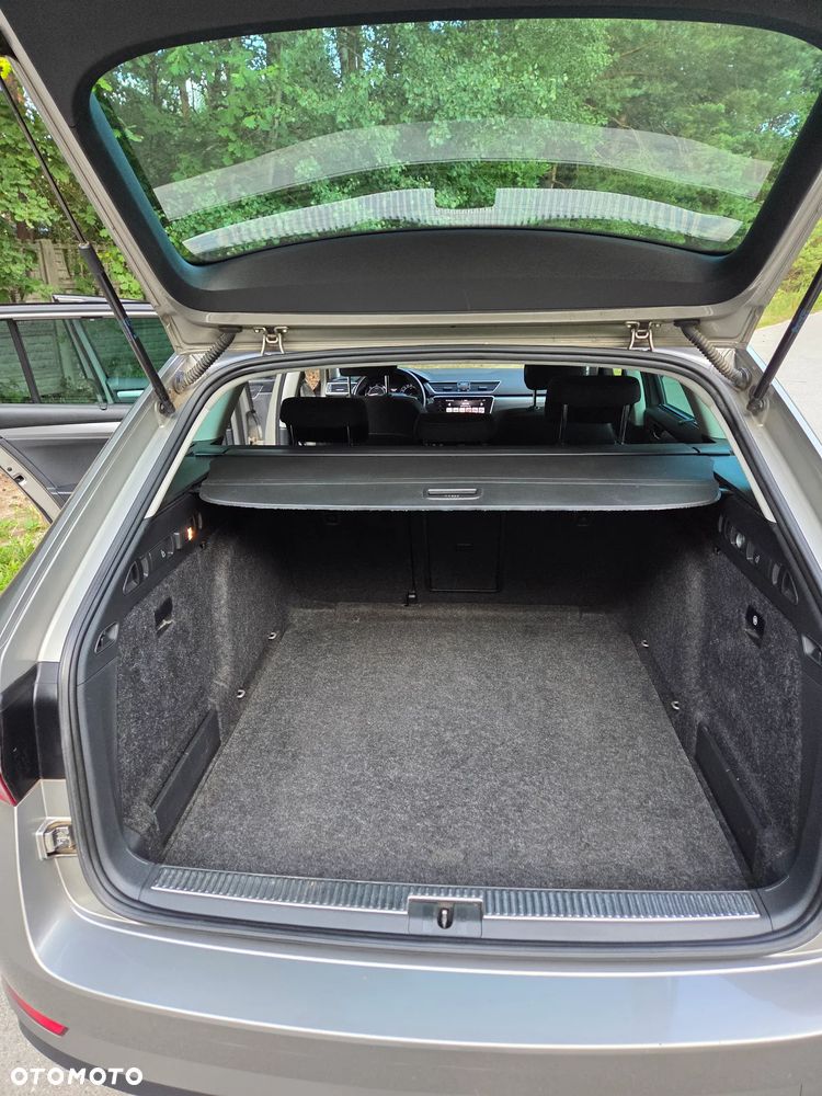Skoda Superb 2.0 TDI Sportline - 12