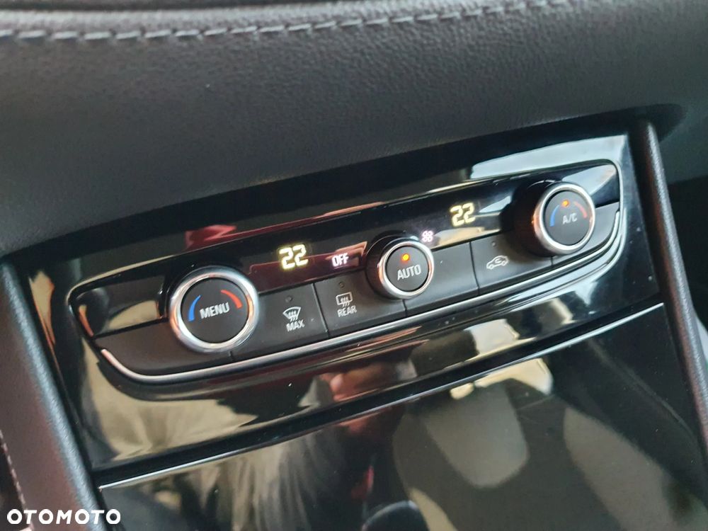 Opel Grandland X 1.2 Start/Stop Business Elegance - 16