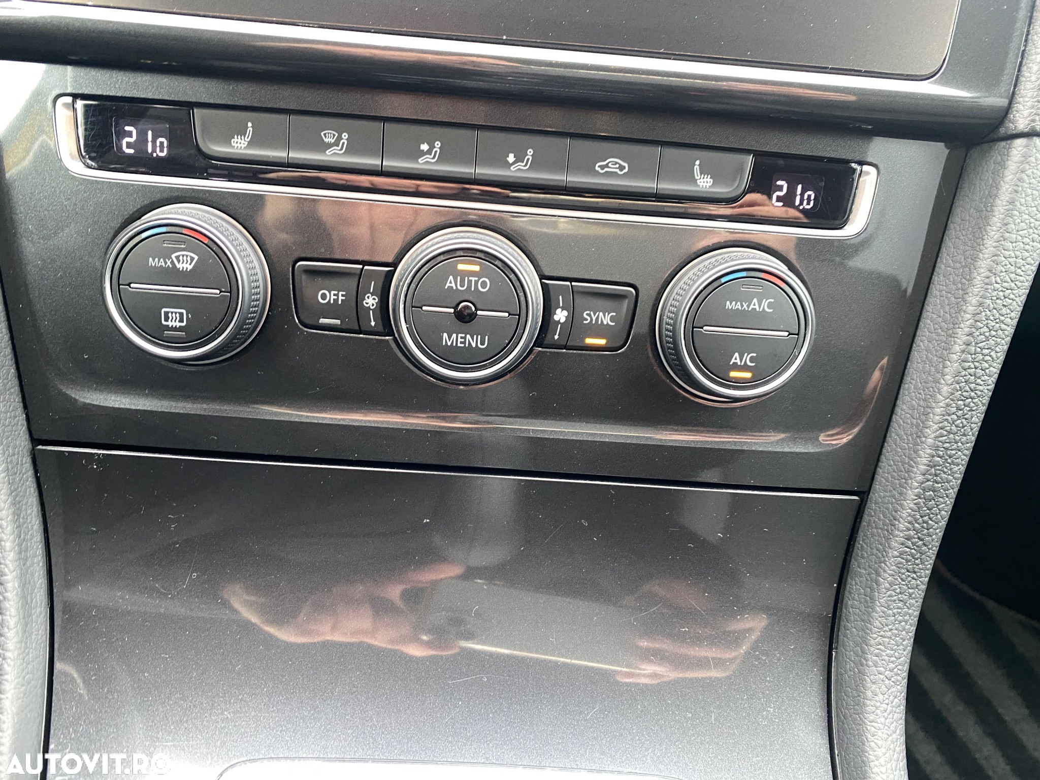 Volkswagen Golf 1.0 TSI (BlueMotion Technology) Comfortline - 29