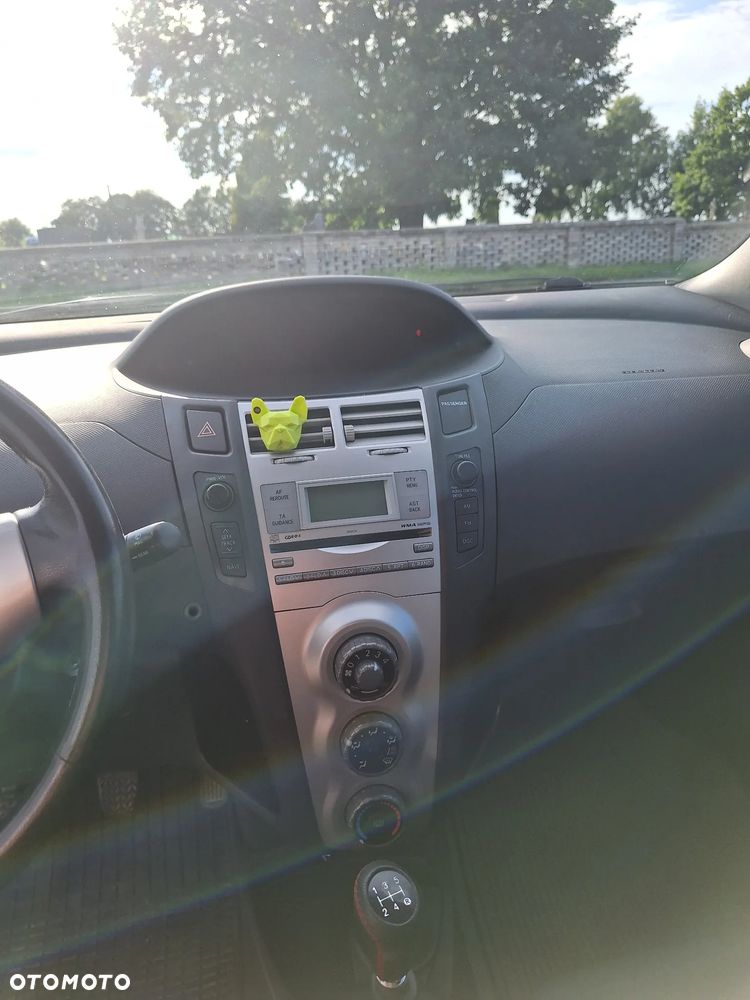 Toyota Yaris 1.3 VVT-i Luna - 24