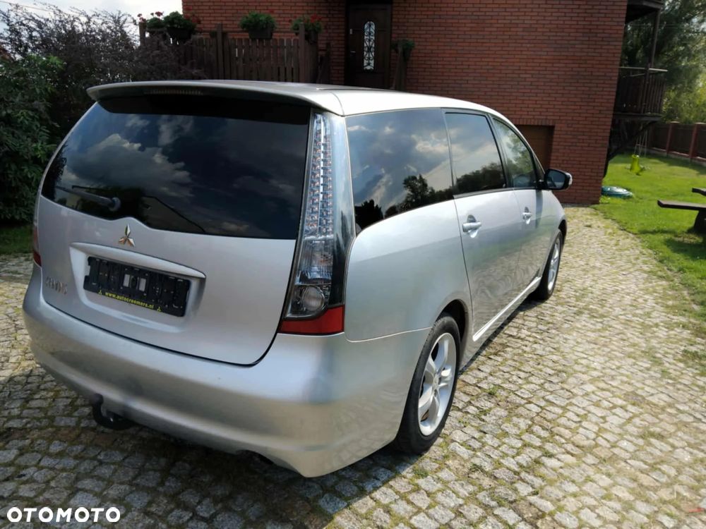 Mitsubishi Grandis 2.4 Intense - 3