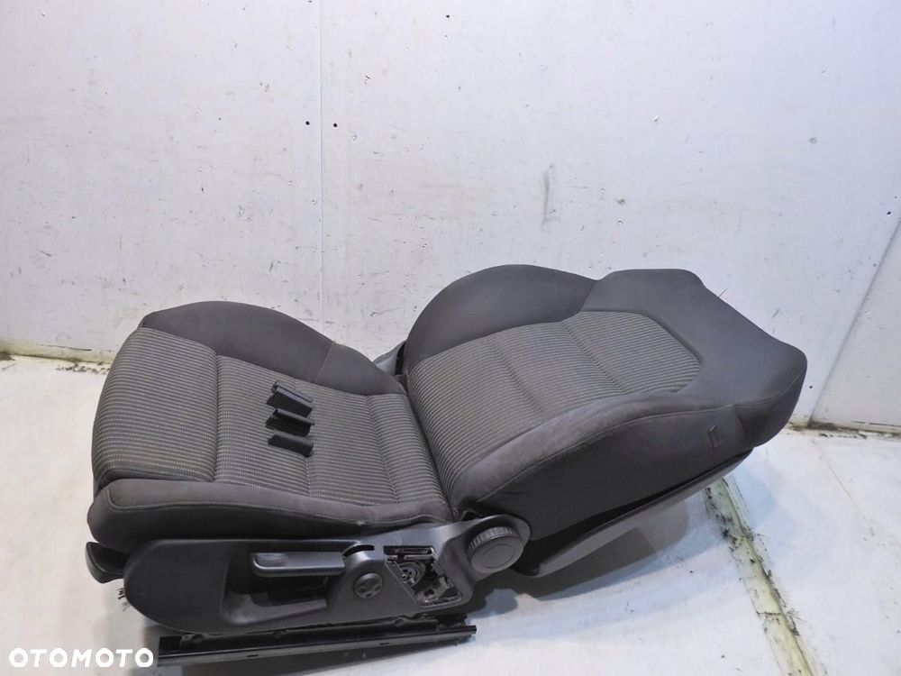 FOTEL LEWY PRZÓD AUDI A4 B7 - 14