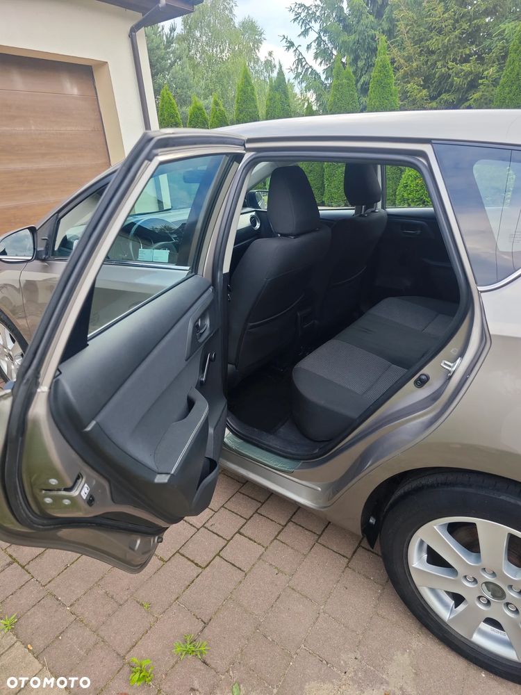 Toyota Auris 1.6 Premium - 14
