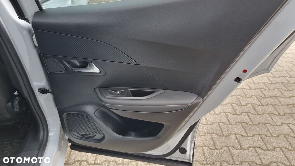 Peugeot 2008 1.2 PureTech Allure S&S EAT8 - 18