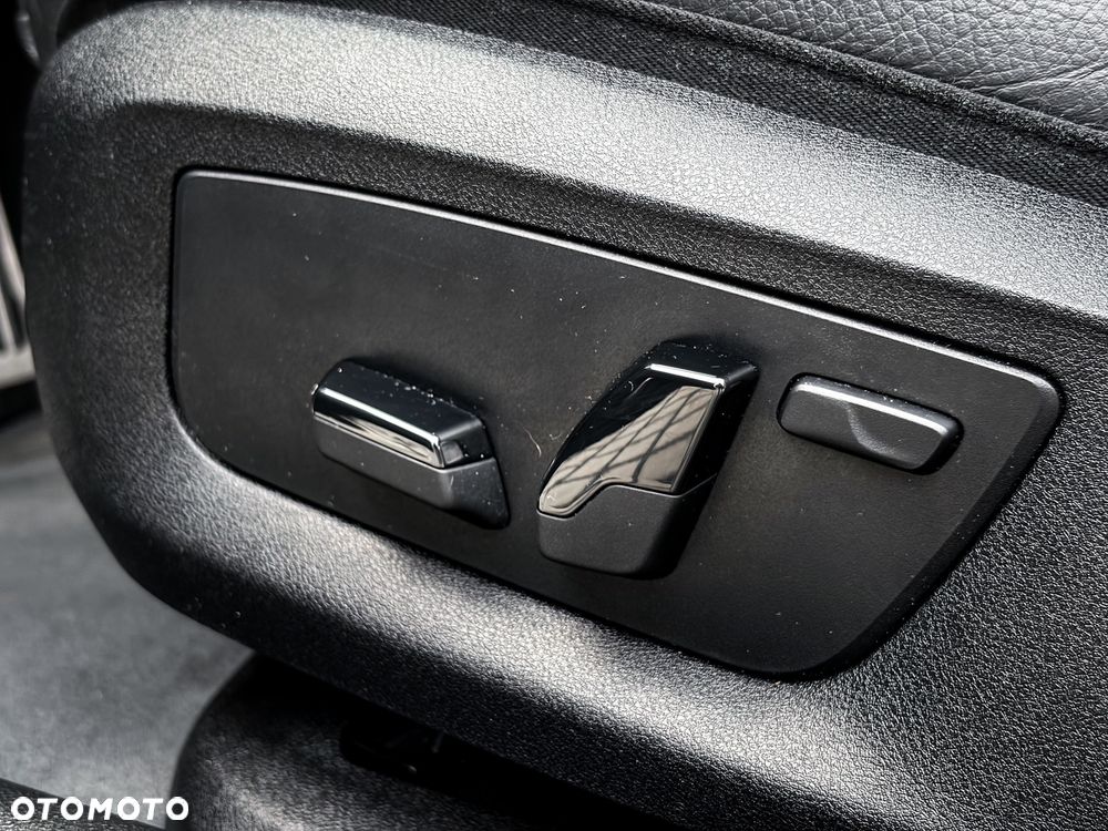 BMW Seria 5 530e M Sport sport - 36