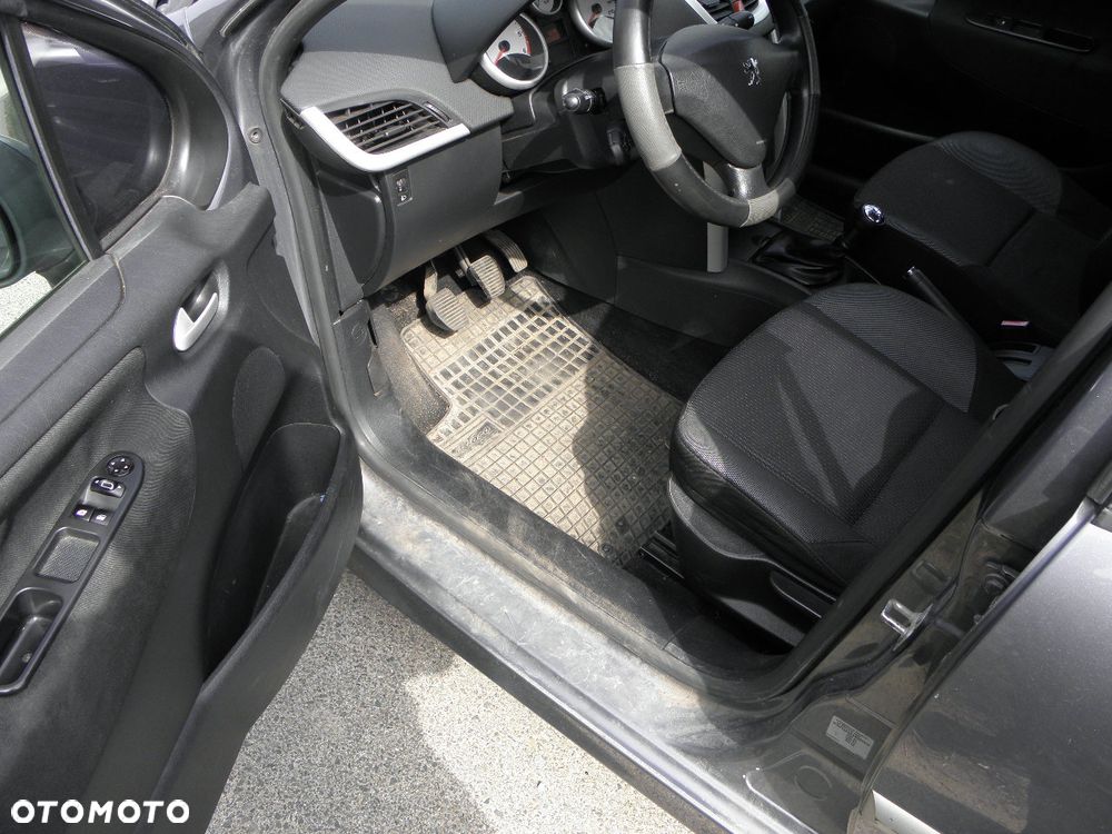 Peugeot 207 1.4 HDi Trendy - 12