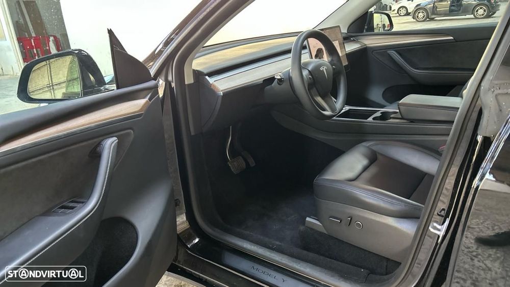 Tesla Model Y Standard - 5