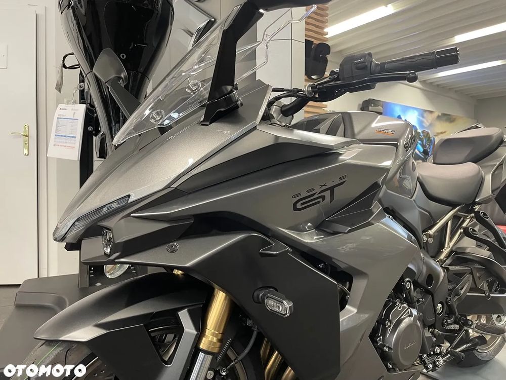 Suzuki GSX - 4