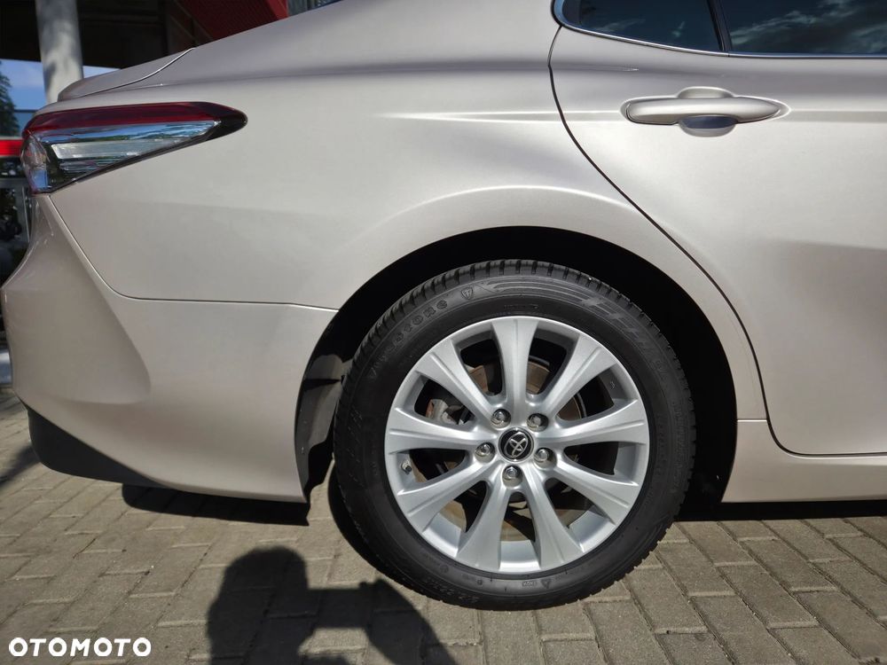 Toyota Camry 2.5 Hybrid Comfort CVT - 12