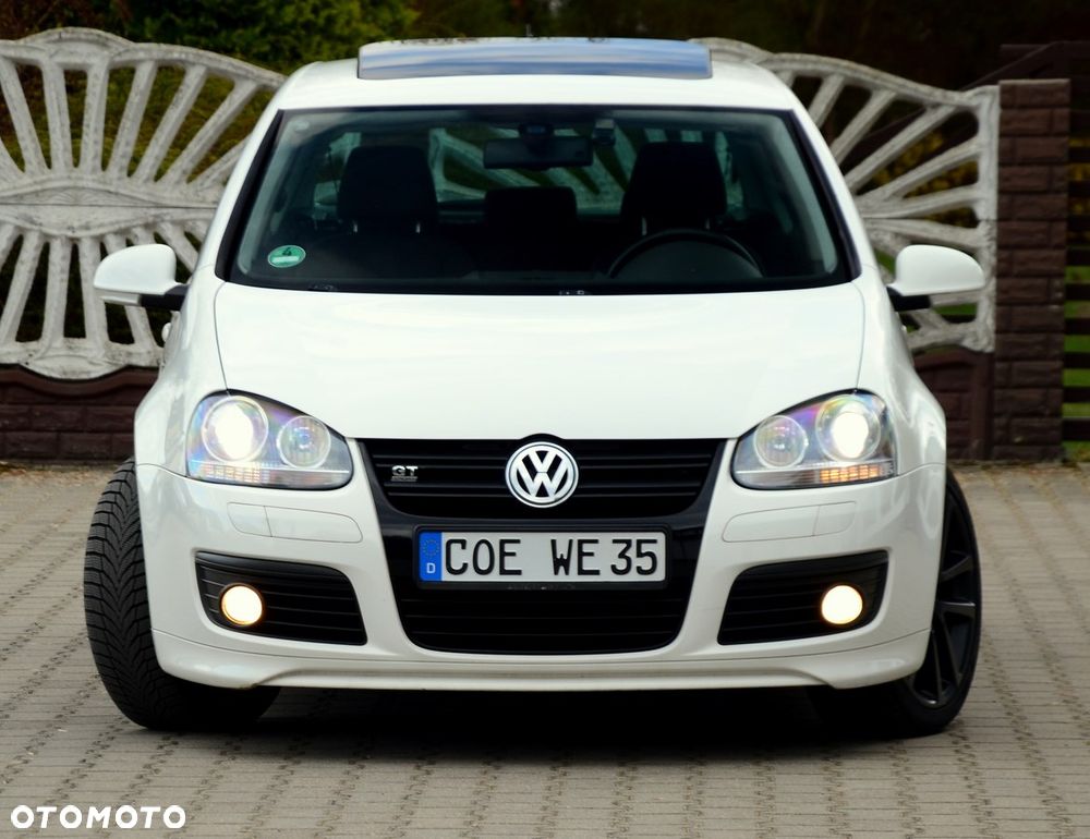 Volkswagen Golf - 5