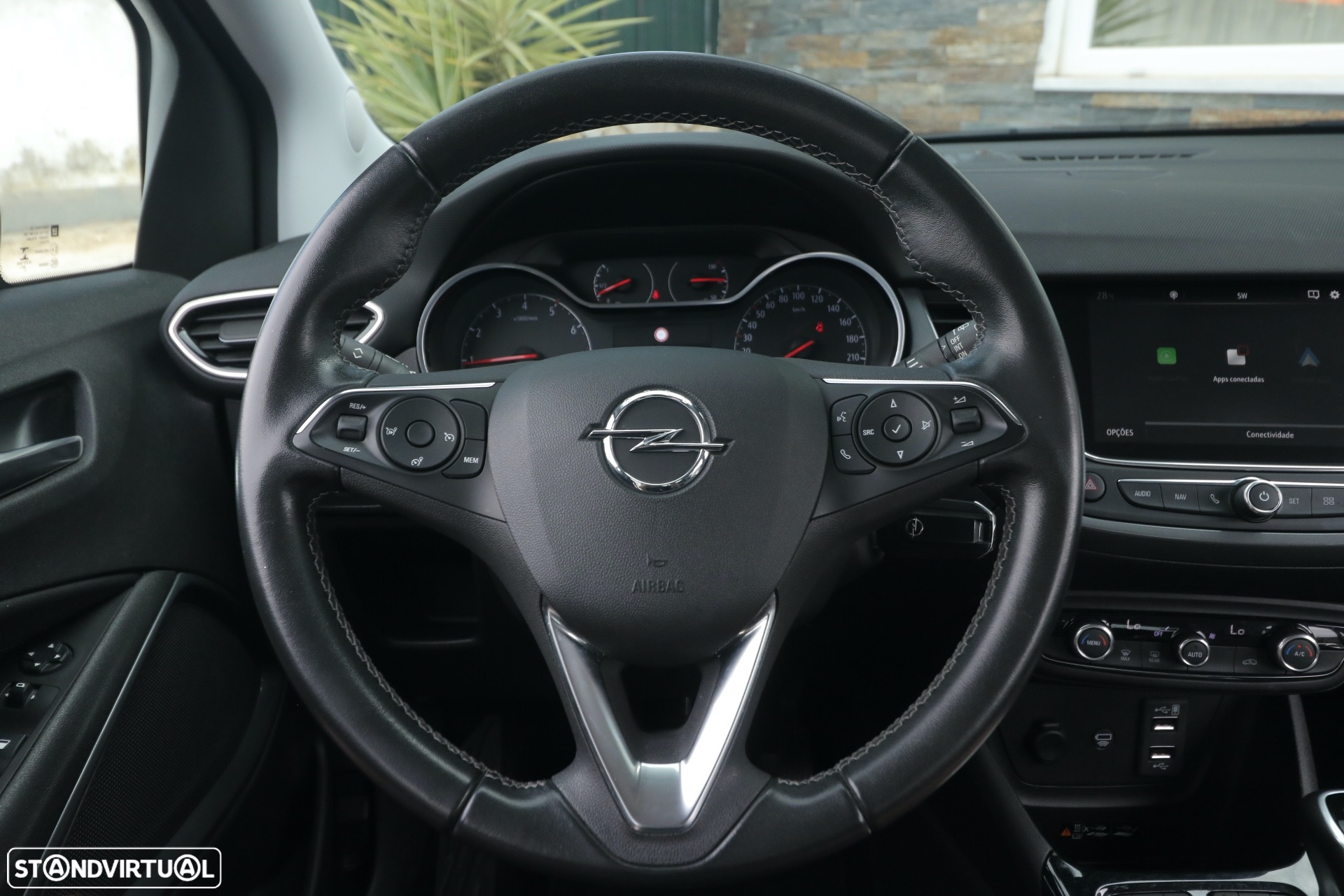Opel Crossland X 1.2 T Innovation - 18