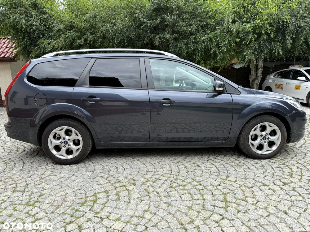 Ford Focus 1.6 16V Connection - 11