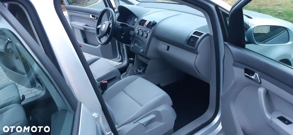 Volkswagen Touran 1.9 TDI Conceptline - 15