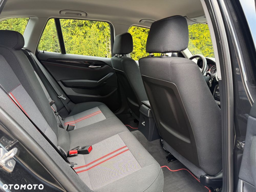BMW X1 xDrive20i Sport Line - 24